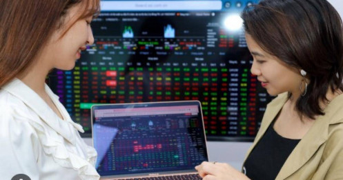 Tháng 11 sôi động: Hàng loạt doanh nghiệp “chuyển nhà” lên HSX