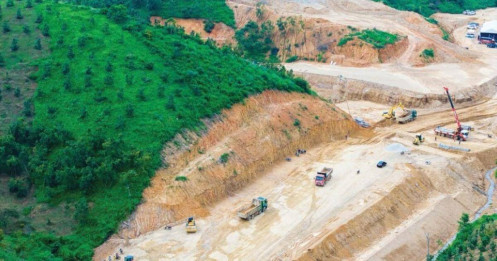 Đầu tư công “bứt tốc”, doanh nghiệp “vui” cuối năm