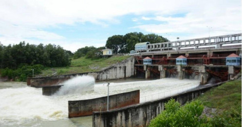 Đơn vị quản lý hồ Dầu Tiếng lý giải về việc tối thông báo, sáng xả lũ