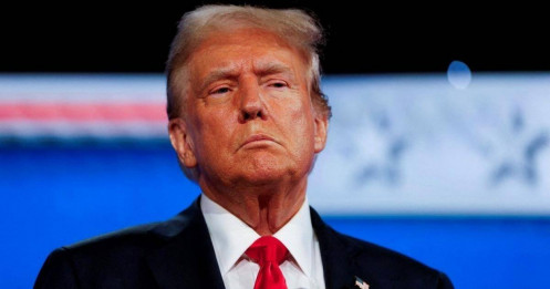 Ông Trump ‘đau đầu’
