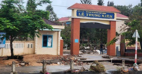 Thủ tướng: Hỗ trợ các địa phương bị bão lũ với tinh thần "một miếng khi đói bằng một gói khi no"