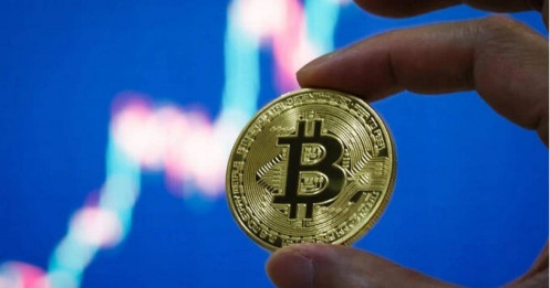 Các 'cá mập' đang rút vốn mạnh khỏi Bitcoin