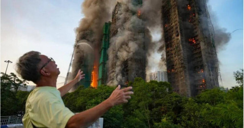 Vụ cháy khu chung cư ở Hồng Kông (Trung Quốc): Thương vong tăng mạnh, ba người bị bắt giữ vì nghi ngộ sát