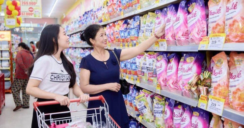 Tình hình bão lũ trong tháng 10 thì MWG và MSN có bị ảnh hưởng không?