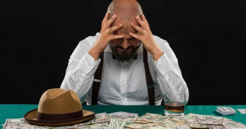 Triệu phú 'xấu hổ vì quá giàu'