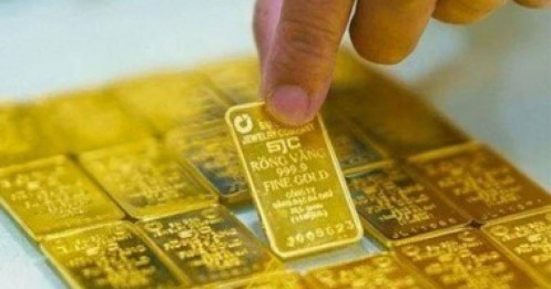 SHS giải mã 4 yếu tố then chốt khiến giá vàng Việt Nam luôn 'kéo xa' so với thế giới