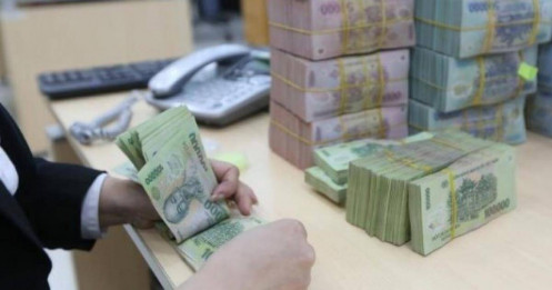 Thoái vốn rầm rộ: Sàn chứng khoán “nóng” trở lại