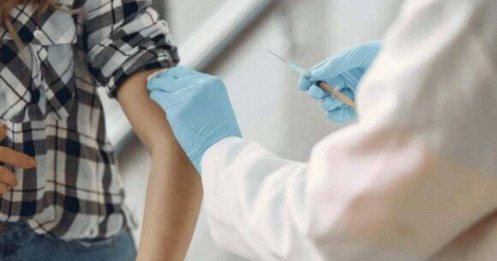 Tin nóng: Vắc-xin đầu tiên phòng ung thư phổi chuẩn bị thử nghiệm vào 2026 — có thể cứu sống hàng triệu người