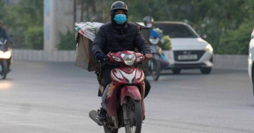 Không khí mức 'rất xấu', hại phổi như hút thuốc lá