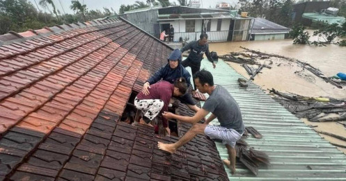 Thủ tướng phát động "Chiến dịch Quang Trung" thần tốc xây lại nhà cho người dân miền Trung