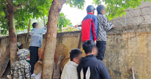 Trạm QLTT số 4 niêm phong, thanh niên vẫn trèo tường quay clip: Người dân Lạng Sơn nói gì?