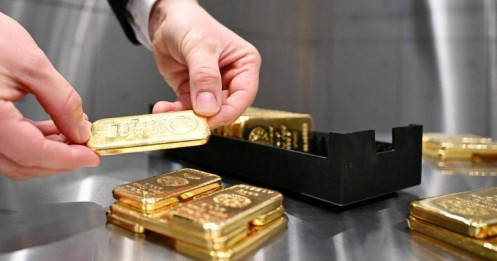 Phố Wall nâng kỳ vọng với giá vàng