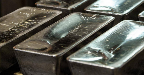 Giá bạc lập kỷ lục mới giữa kỳ vọng Fed sớm hạ lãi suất
