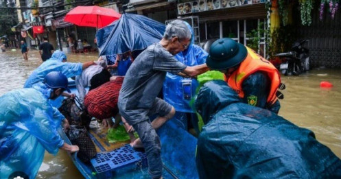 Phận nghèo trong lũ