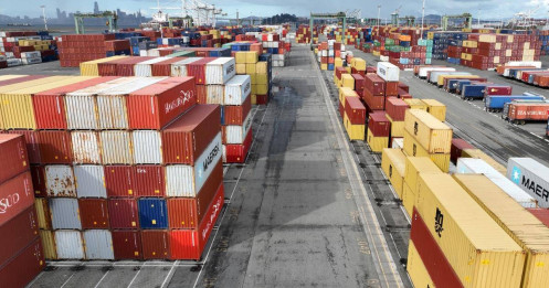 Sản Xuất Mỹ Tiếp Tục Suy Giảm Kéo Dài Giữa Biến Động Thuế Quan