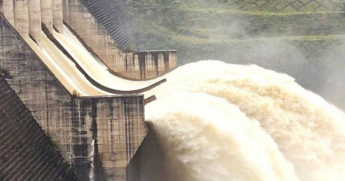 Đà Nẵng lý giải đề xuất thay từ 'xả lũ' bằng 'vận hành điều tiết qua tràn xả sâu'