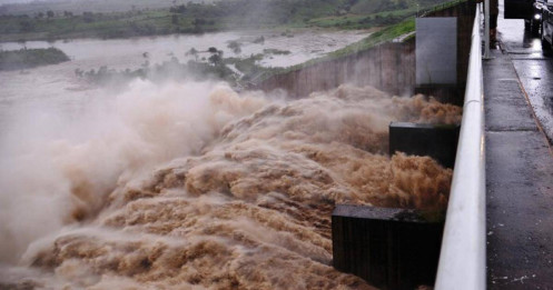Nhiều điều cần xem xét trong vụ thủy điện xả lũ gây ngập lụt