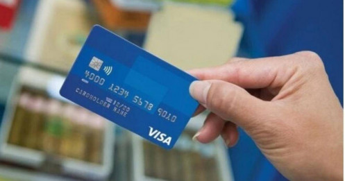 Ngân hàng áp phí số dư thấp, liệu có đang “đuổi” khách tiềm năng?