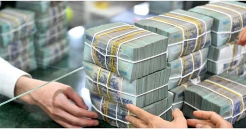 Cuộc đua lãi suất bùng nổ cuối năm: Người gửi tiền hưởng lợi, doanh nghiệp lo sốt vó