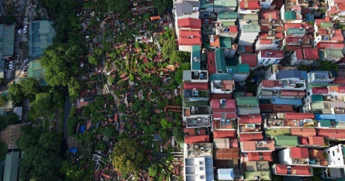 Giá rẻ hơn 30%, nhà gần nghĩa trang được lùng mua