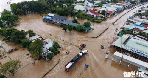 Tình hình nguy cấp: Hàng trăm hộ dân ở Bình Thuận cũ được lệnh rời khỏi vùng ngập