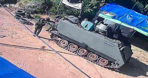 Xe tăng Thái Lan tiến vào lãnh thổ Campuchia