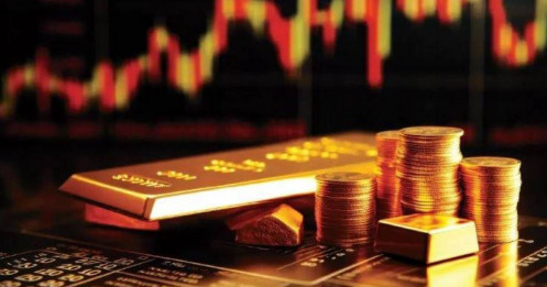 Vàng “nín thở” chờ Federal Reserve, nguy cơ điều chỉnh giảm 5–20% năm sau