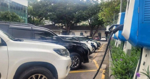 Giá điện cho trạm sạc xe điện cao nhất gần 4.300 đồng/kWh