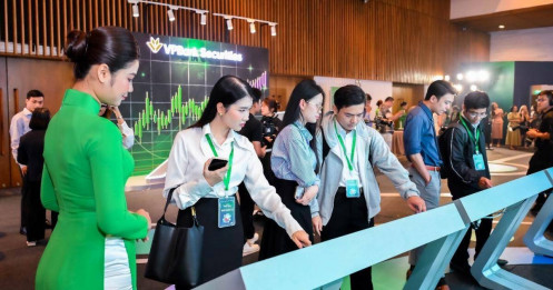 Ngày mai, HoSE đón thêm cổ phiếu chứng khoán “tỷ USD”