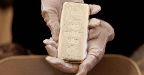 Bạc phá đỉnh: Ai thổi bùng cú nhảy 102%?