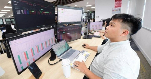 Cổ phiếu bluechip bị chốt lời khiến chứng khoán mất ngưỡng 1.700 điểm