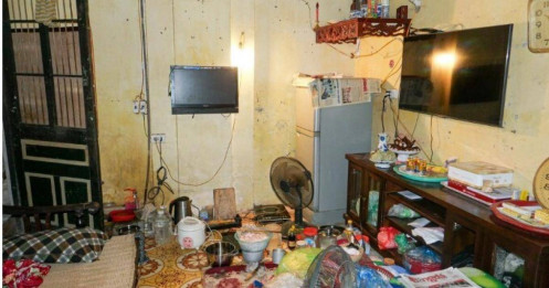 Sốc: Nhà 8m² giữa Hà Nội rao bán 1,68 tỷ, bề ngang hẹp như lối đi bộ!