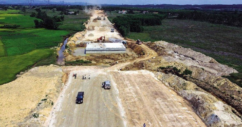 Đầu tư công nước rút: 360.000 tỷ cơ hội chắc chắn nhất Q4/2025!