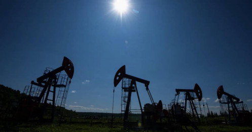 Giá dầu tăng do lo ngại về nguồn cung từ Venezuela, nhưng có khả năng giảm trong tuần này.