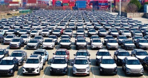 Năng lực dư thừa, xe xăng Trung Quốc “trút” xuống đâu?