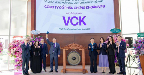 Rớt hơn 15%, VCK vẫn đắt?
