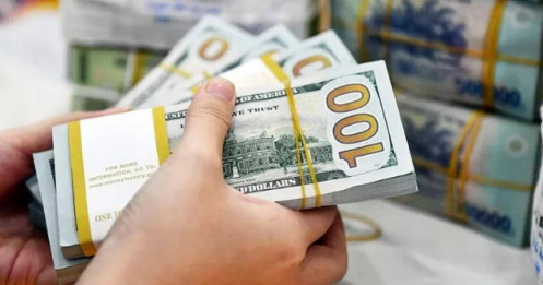 Giá USD tự do giảm sốc, về mốc quan trọng 27.000 đồng/USD