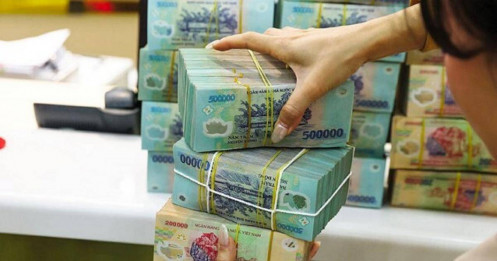 Vì sao lãi suất huy động dậy sóng?