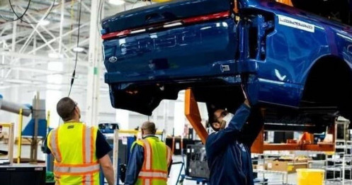 Kỷ nguyên xe điện bị thách thức khi động cơ đốt trong được “giải cứu”