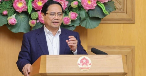 Thủ tướng yêu cầu cắt giảm 50% thủ tục hành chính, kiểm soát giá bất động sản