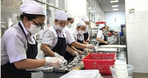 Trường thừa nhận suất ăn bán trú gần 40.000 đồng 'còn ít'