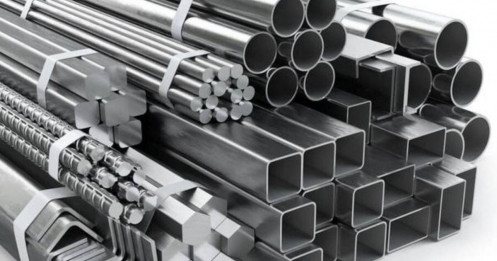 Cổ phiếu tăng nóng gần 90%, lãnh đạo doanh nghiệp thép ồ ạt thoái vốn