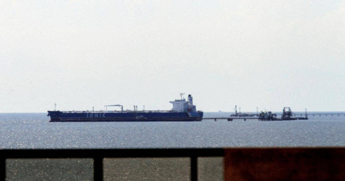 Venezuela điều tàu chiến hộ tống tàu dầu, căng thẳng leo thang sau cảnh báo “phong tỏa” từ ông Trump