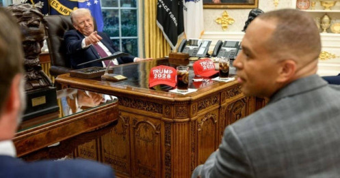 Nhiệm kỳ ba của ông Trump nóng lên