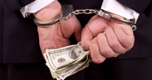 Chuyện ‘nén bạc đâm toạc tờ giấy’ ở Cục ATTP Bộ Y tế: Cứ đi kiểm tra là được 'dúi' tiền