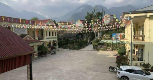 Mới nghe tin sáp nhập trường, phụ huynh đã phản đối, đồng loạt cho con nghỉ học