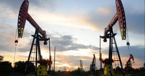 Giá dầu điều chỉnh giảm nhẹ bất chấp căng thẳng leo thang tại Venezuela và Nga