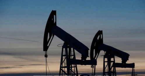 Giá dầu tăng nhẹ do tăng trưởng kinh tế mạnh mẽ của Mỹ và rủi ro về nguồn cung