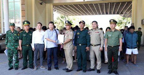 Hé lộ 77 người Việt được Campuchia trao trả: Nhiều người làm casino, app lừa đảo, vi phạm pháp luật