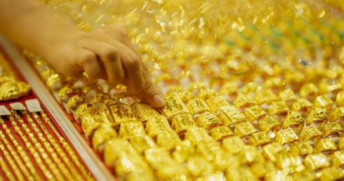 Vàng lập đỉnh mới: Đã đến lúc chốt lời?